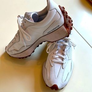 New Balance 327 white size 8